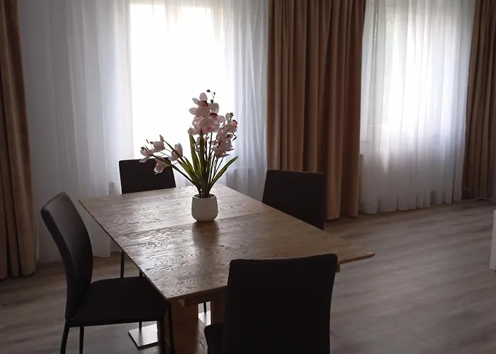 Stellas Monteurwohnungen * Crimmitschau